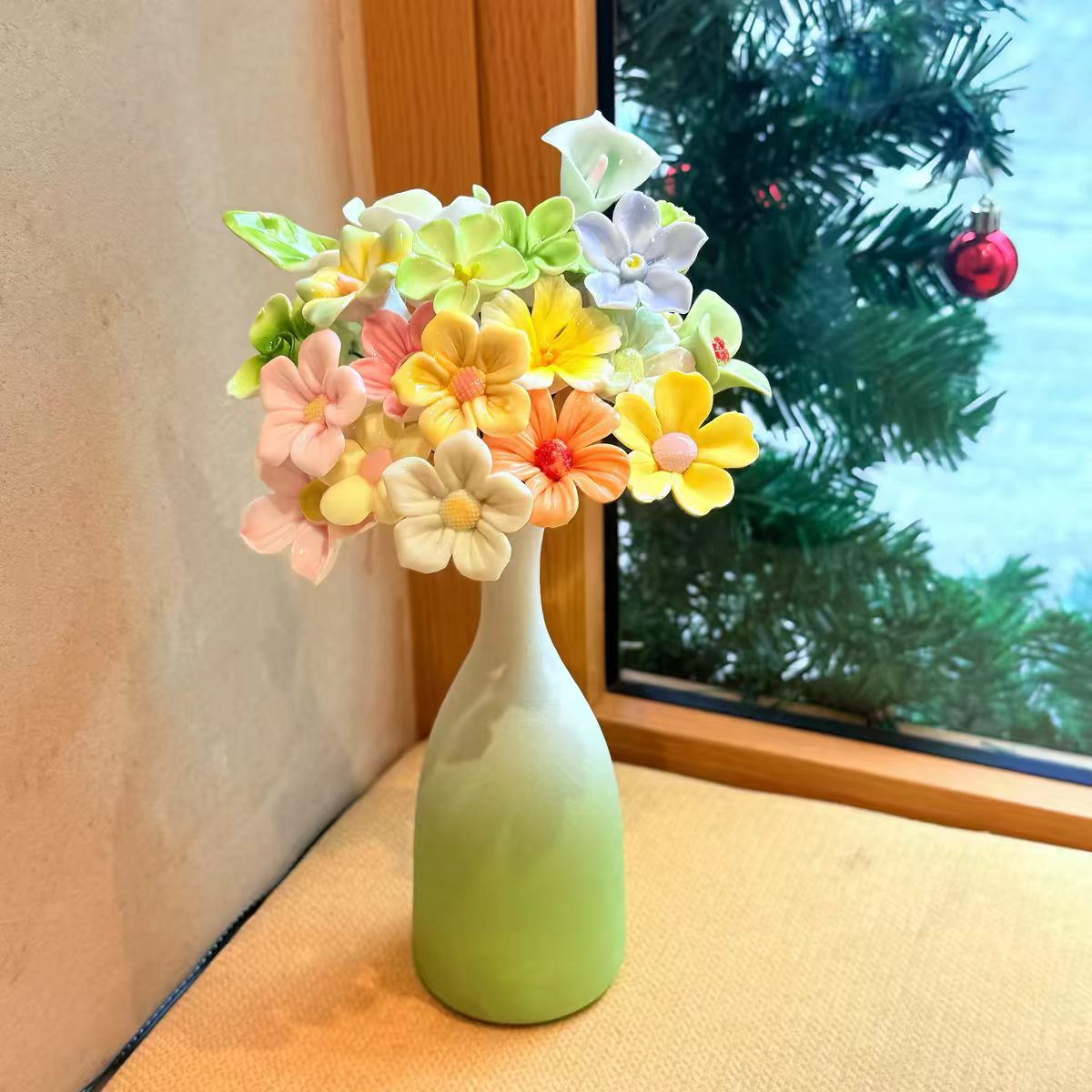 Jingdezhen Ceramic Mixed Flower Bouquet — Gradient Bottle Vase Window Series