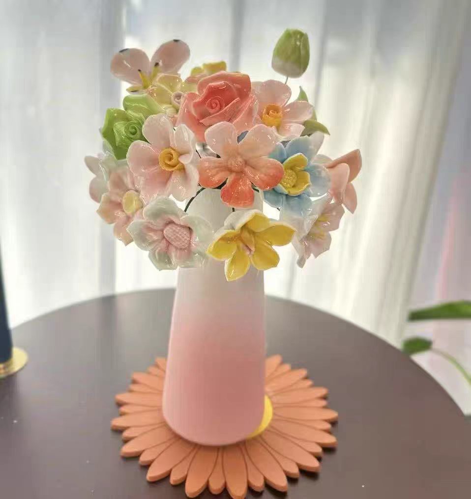 Jingdezhen Ceramic Mixed Flower Bouquet — Gradient Cone Vase & Petal-Relief Cylinder Vase Collection