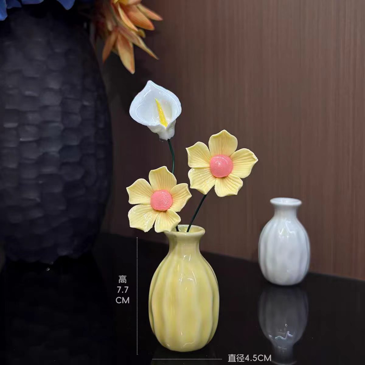 Holiday · A Way to Home — Jingdezhen Ceramic Mixed Flower Bouquet Mini Vase Collection