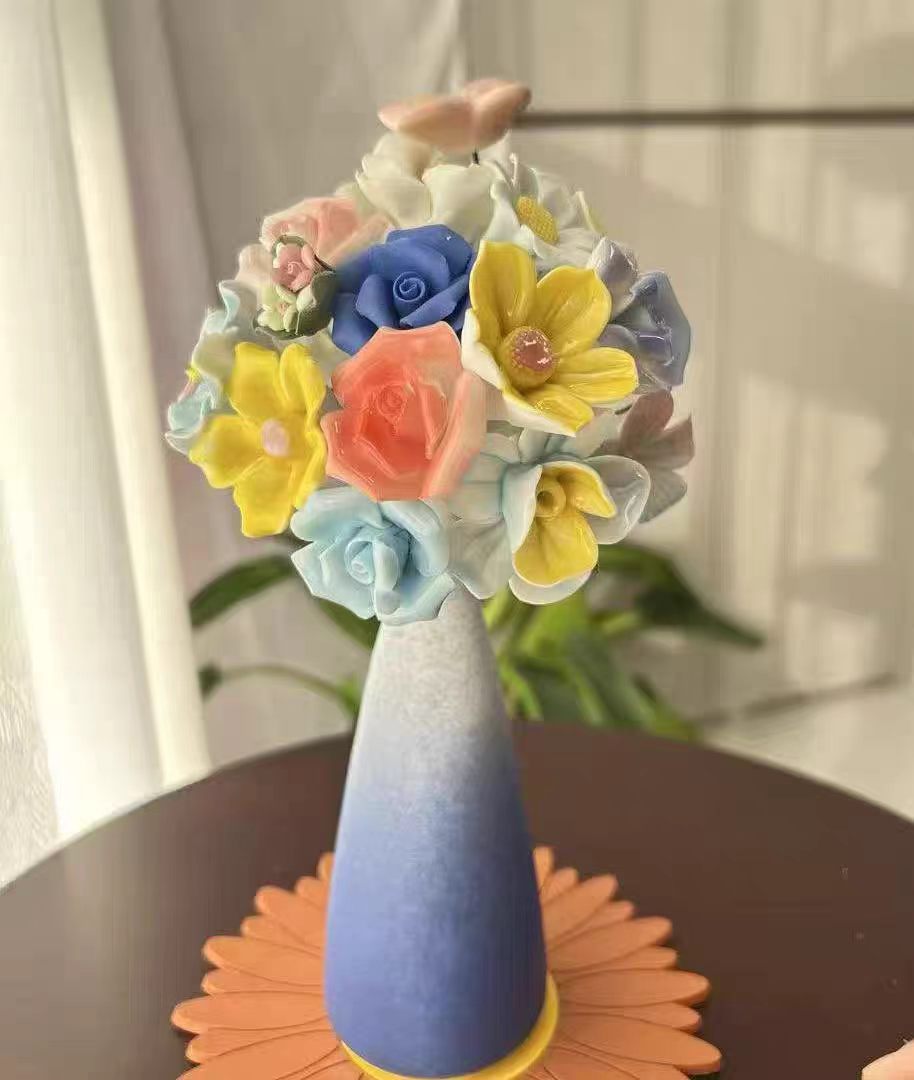 Jingdezhen Ceramic Mixed Flower Bouquet — Gradient Cone Vase & Petal-Relief Cylinder Vase Collection