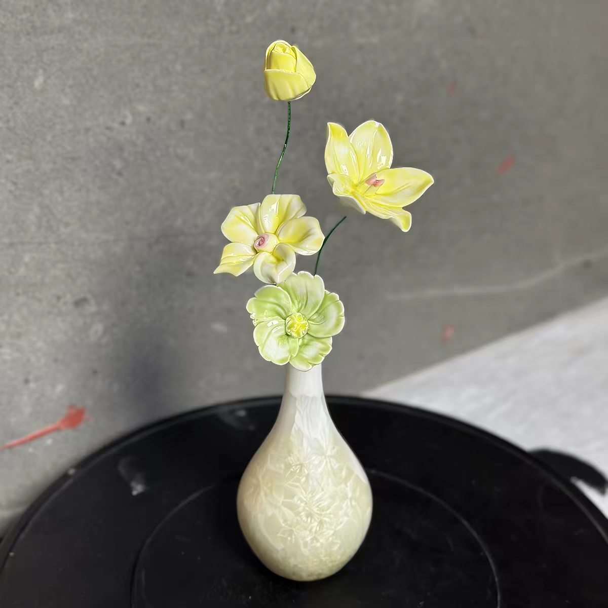 Jingdezhen Handcrafted Ceramic Flower Arrangement — Glazed Porcelain Blossom Vase Decor