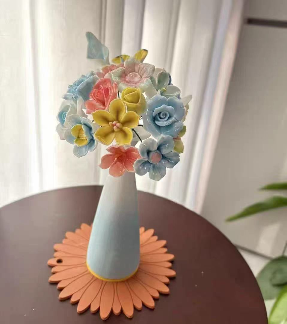 Jingdezhen Ceramic Mixed Flower Bouquet — Gradient Cone Vase & Petal-Relief Cylinder Vase Collection