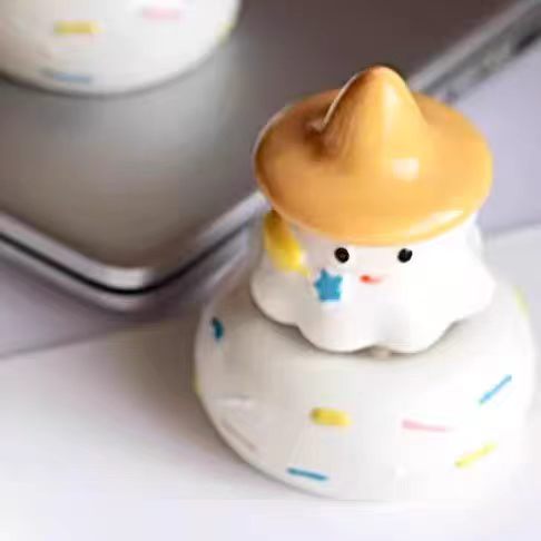 Kawaii Chubby Duck Figurine on Rotating Sprinkle Donut Base — Straw Hat & Classic Duck, 2 Styles