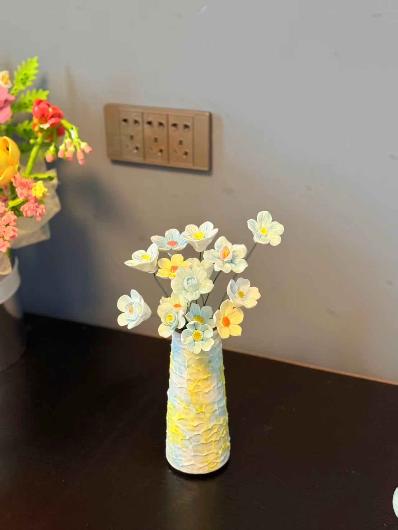 Jingdezhen Handcrafted Ceramic Flower Vase with Yellow & Pink Porcelain Blooms