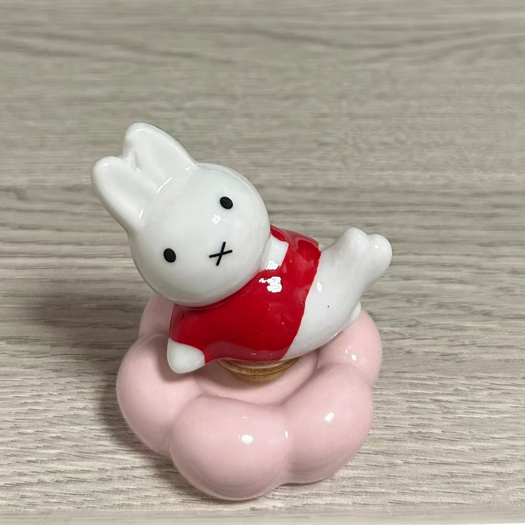 Jingdezhen Ceramic Cloud Bunny Figurine — Cute Rabbit Desk Decor & Gift Collection