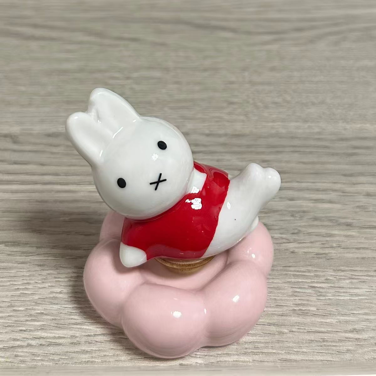 Jingdezhen Ceramic Cloud Bunny Figurine — Cute Rabbit Desk Decor & Gift Collection