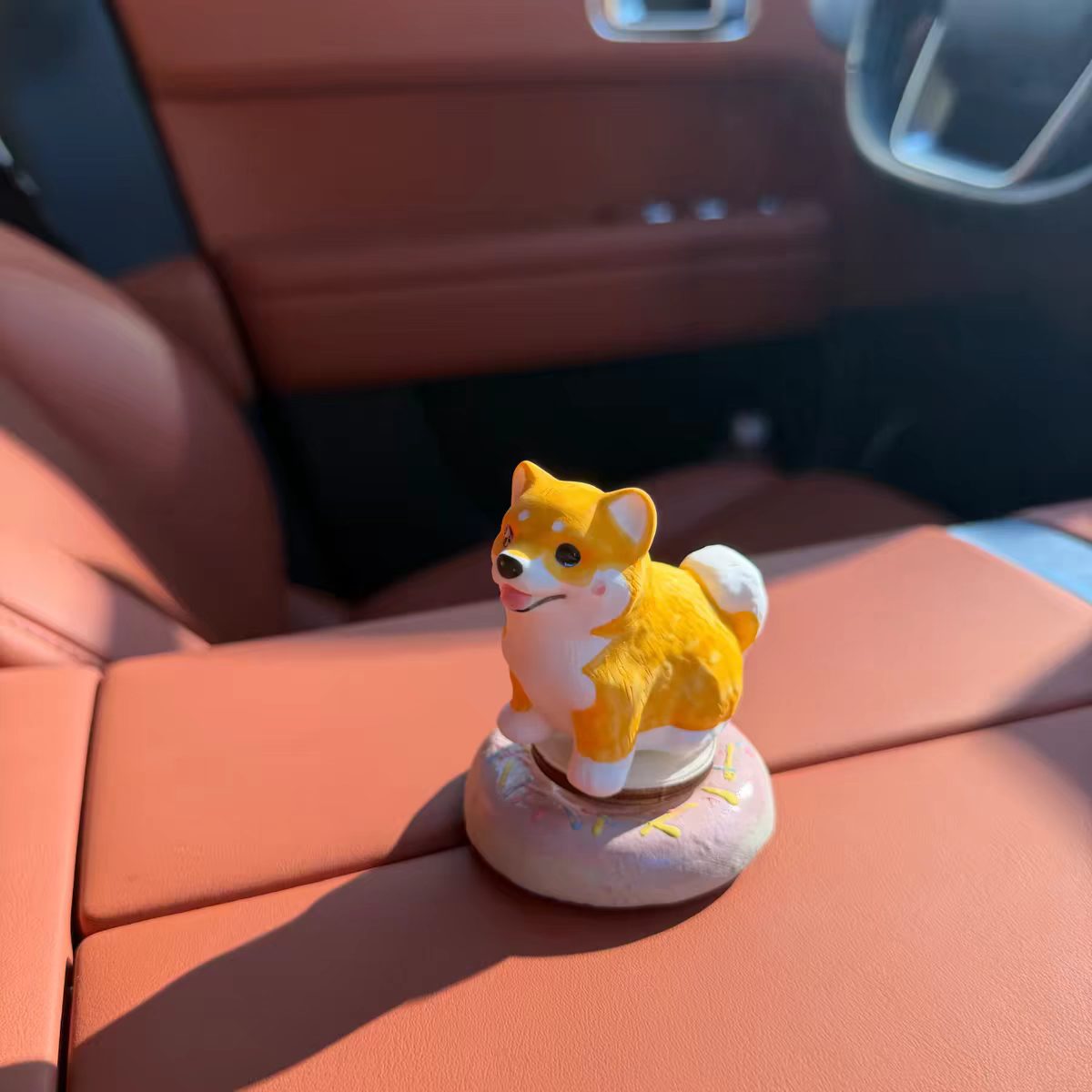 Jingdezhen Handcrafted Cute Animal Ceramic Figurine — Corgi, Shiba Inu & Cat Collection