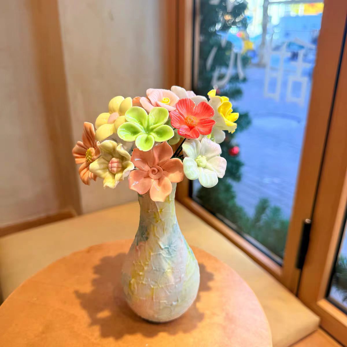 Jingdezhen Ceramic Café Window Bouquet — Petal-Relief & Mosaic Glaze Vase Collection