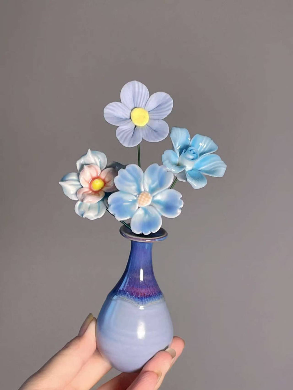 Jingdezhen Handcrafted Miniature Ceramic Vase with Porcelain Flower Bouquet — Multi-Style Collection